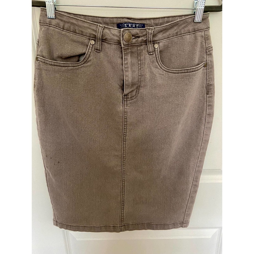 Grey denim skirt